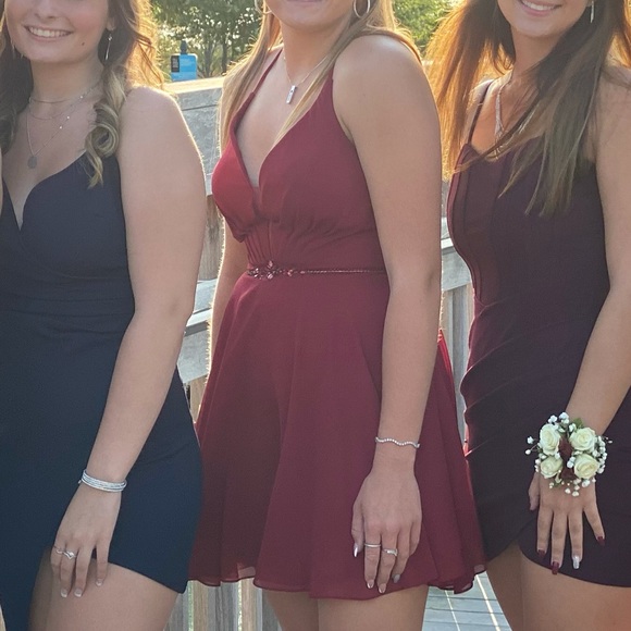 Very cute homecoming dress - Picture 4 of 5